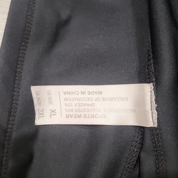 Women's Spandex  Shorts Set - Picture 3 of 3